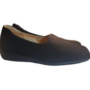 Thereasia M Shoes Slip on Loafers Black Womens Size 6.5  more like 8.5 or 9